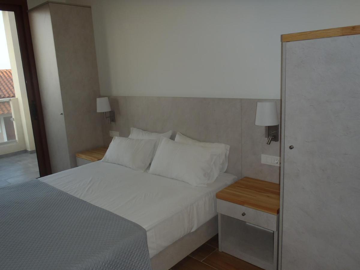 Loukas Apartments On The Waves Tragaki Exterior foto